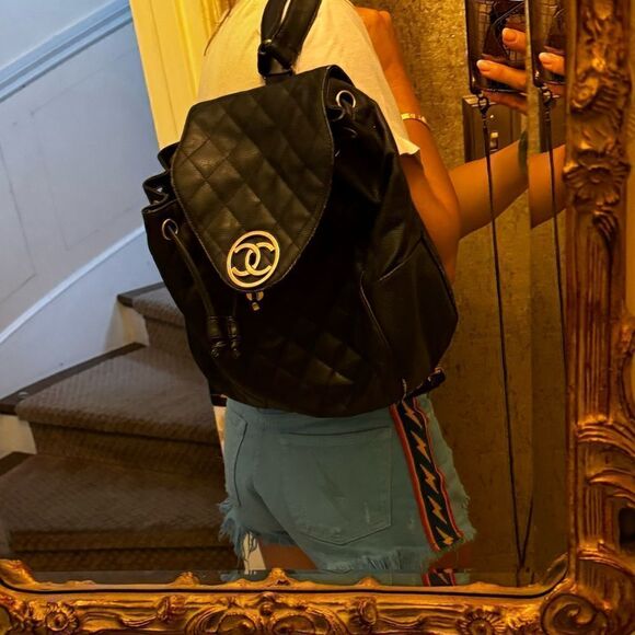 AUTH VINTAGE CHANEL BACKPACK main image 6